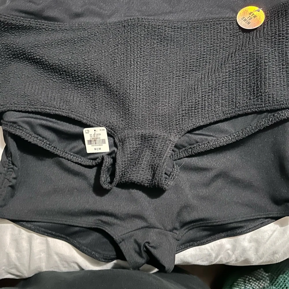 Victoria Secret Bundle - Picture 3 of 5